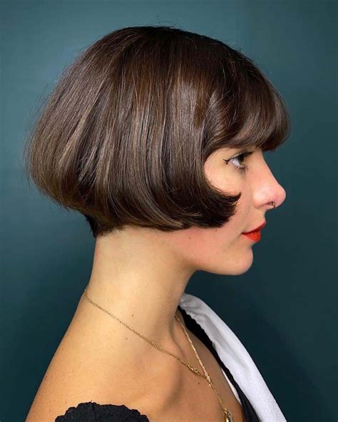 french bob haircut.